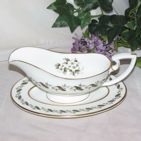 Royal Worcester Bernina Vintage Bone China Gravy Boat & Underplate England - Picture 6 of 9
